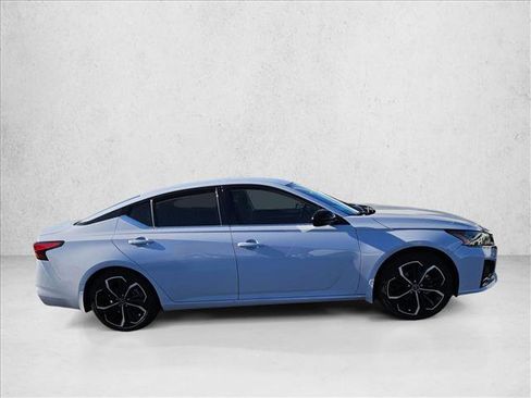 Used 2024 Nissan Altima 2.5 SR image 5