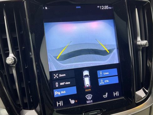 Used 2022 Volvo V60 T5 Cross Country image 15