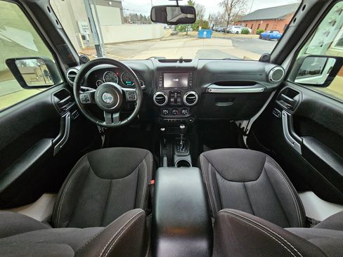 Used 2014 Jeep Wrangler Sahara w/ Dual Top Group image 23