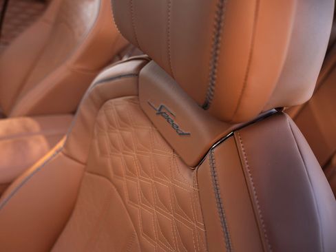 Used 2025 Bentley Flying Spur Plug-In Hybrid AWD/4WD image 24