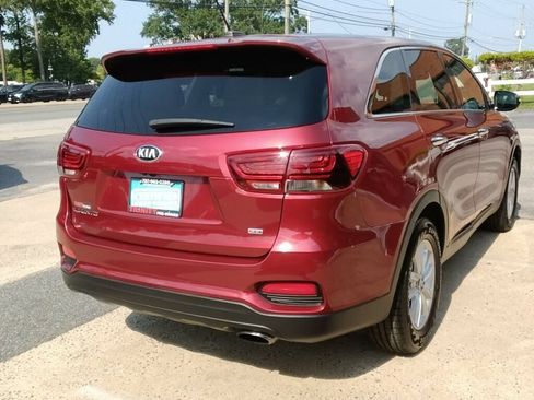Used 2019 Kia Sorento FWD image 4
