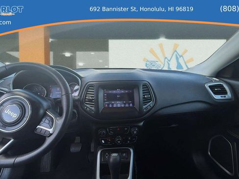 Used 2018 Jeep Compass Sport w/ Tech Group FWD image 17