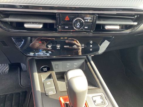 Used 2025 Nissan Kicks SR image 18