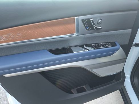 New 2026 Cadillac Vistiq Premium Luxury AWD/4WD image 22