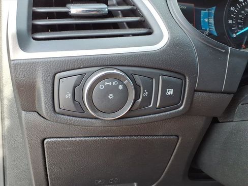 Used 2022 Ford Edge SEL image 7