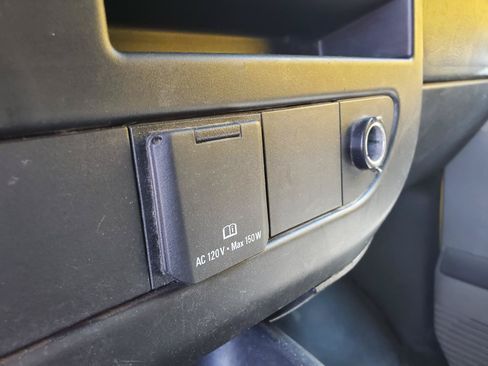 Used 2021 Chevrolet Express 2500 RWD image 32