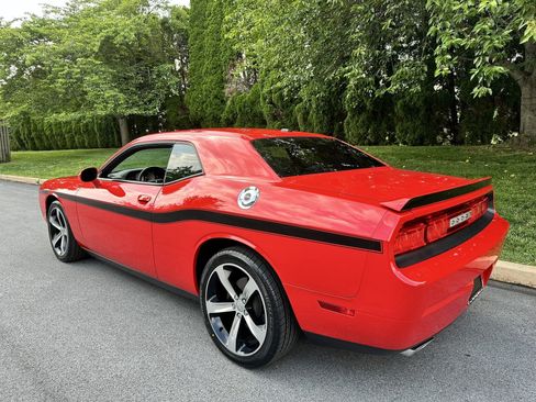 Used 2014 Dodge Challenger R/T w/ Electronics Convenience Group RWD image 33