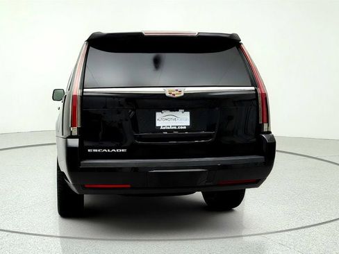 Used 2019 Cadillac Escalade Premium Luxury AWD/4WD image 6