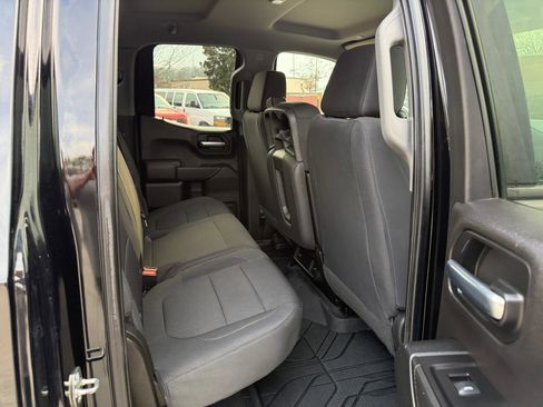 Used 2020 Chevrolet Silverado 1500 Custom w/ Custom Convenience Package image 24