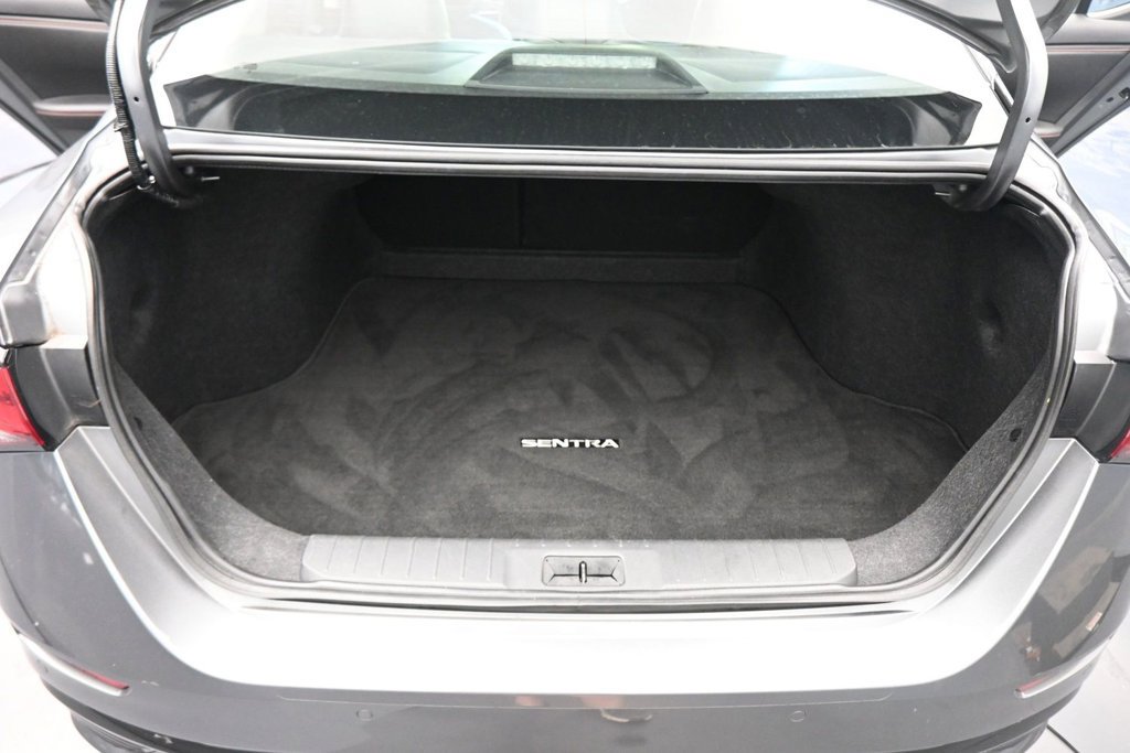 Used 2024 Nissan Sentra SR w/ SR Premium Package FWD image 17