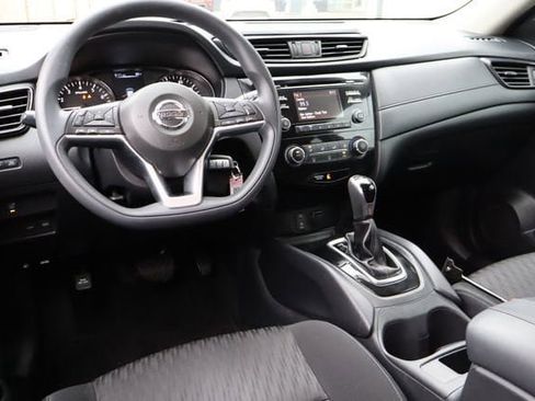 Used 2017 Nissan Rogue S FWD image 4