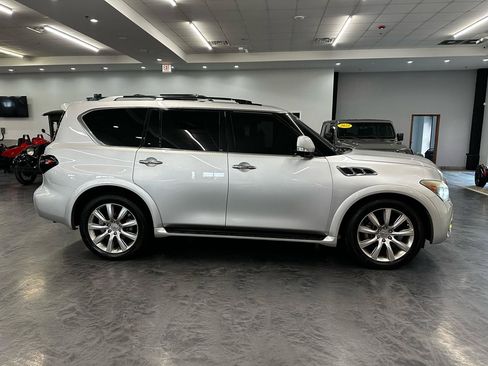 Used 2011 INFINITI QX56 4WD w/ Deluxe Touring Pkg image 4