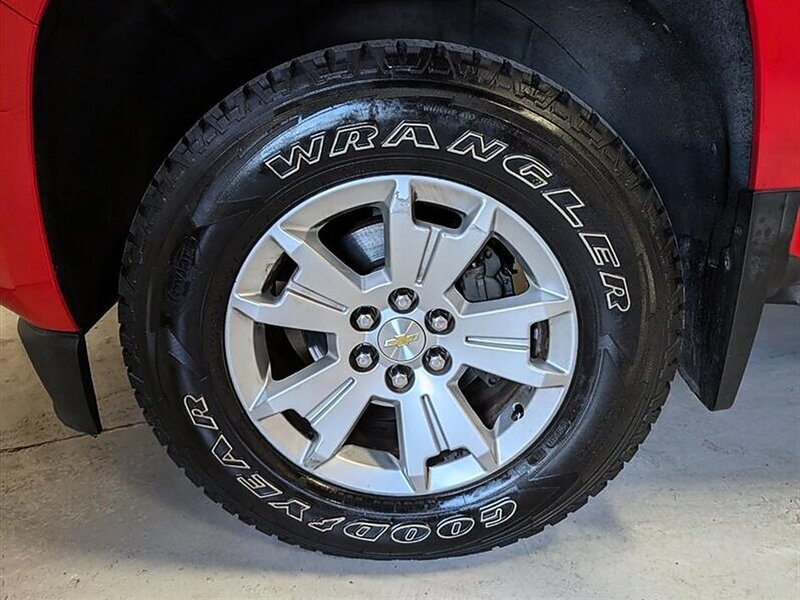 Used 2019 Chevrolet Colorado LT AWD/4WD image 16