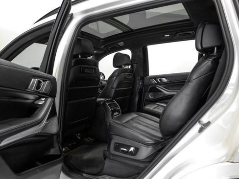 Used 2021 BMW X7 M50i w/ Dynamic Handling Package AWD/4WD image 55