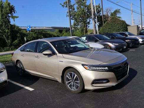 Used 2020 Honda Accord Touring image 4