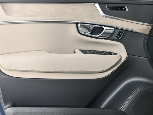 New 2026 Volvo XC90 B6 Plus w/ Protection Package Premier image 6