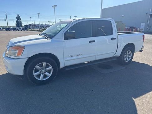 Used 2014 Nissan Titan SV w/ SV Value Truck Package image 1