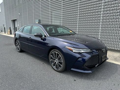 Used 2022 Toyota Avalon Touring FWD image 1