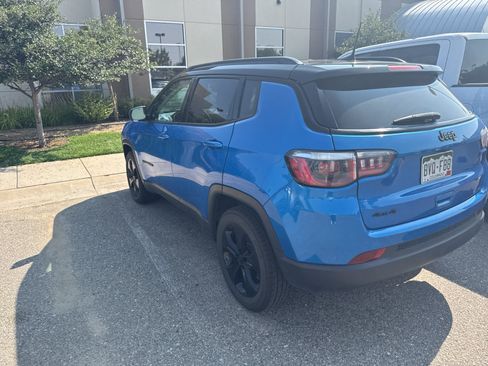 Used 2019 Jeep Compass Latitude AWD/4WD image 3