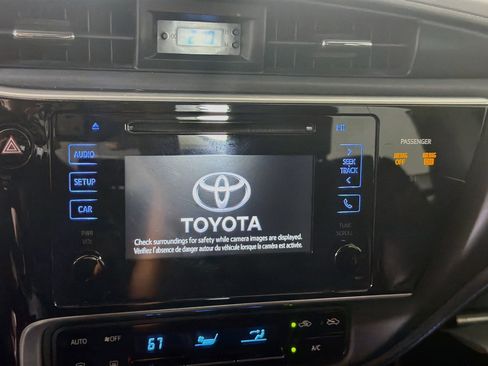 Used 2017 Toyota Corolla SE FWD image 19