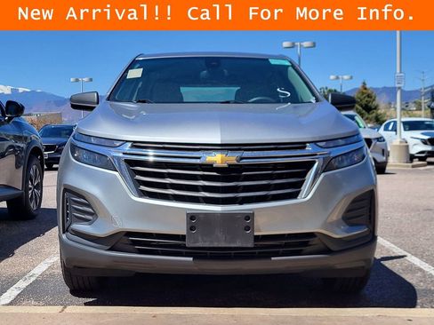 Used 2023 Chevrolet Equinox LS AWD/4WD image 3