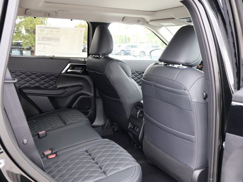 New 2025 Mitsubishi Outlander SEL image 40