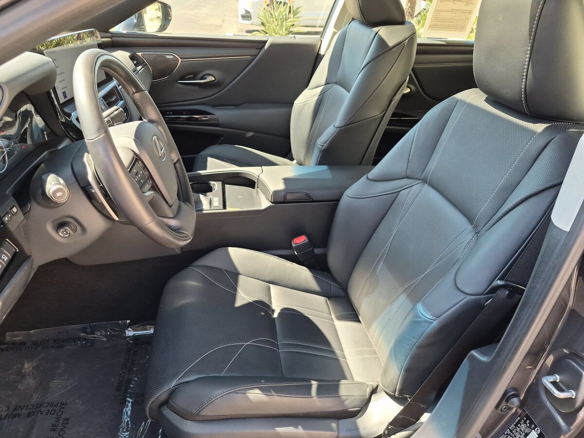 Used 2024 Lexus ES 300h w/ Accessory Package (Z1) FWD image 11