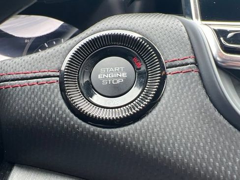 Used 2025 Jeep Compass Trailhawk AWD/4WD image 17