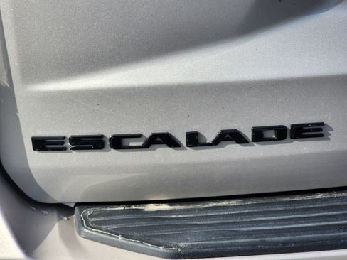 Used 2023 Cadillac Escalade ESV Premium Luxury w/ Performance Package image 11