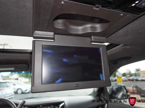 Used 2019 Cadillac Escalade Platinum AWD/4WD image 4