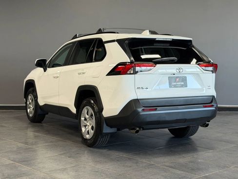 Used 2021 Toyota RAV4 LE w/ Carpet Mat Package (TMS) AWD/4WD image 7
