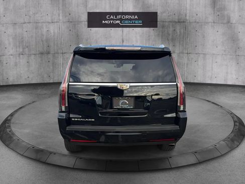 Used 2017 Cadillac Escalade Platinum AWD/4WD image 6