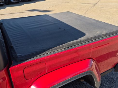 Used 2021 Jeep Gladiator Sport image 9