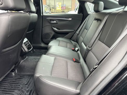 Used 2017 Chevrolet Impala LT image 22