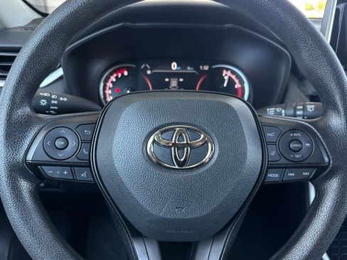 Used 2025 Toyota RAV4 XLE FWD image 24