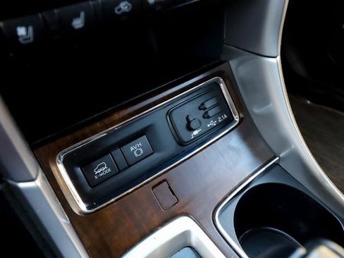 Used 2019 Subaru Ascent Touring image 64