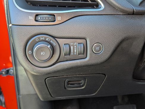 Used 2021 Jeep Cherokee Trailhawk w/ Premium Leather Package image 20