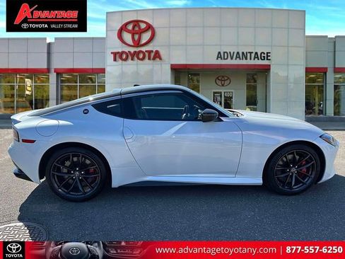 Used 2024 Nissan Z Performance w/ Floor Mat Package RWD image 5