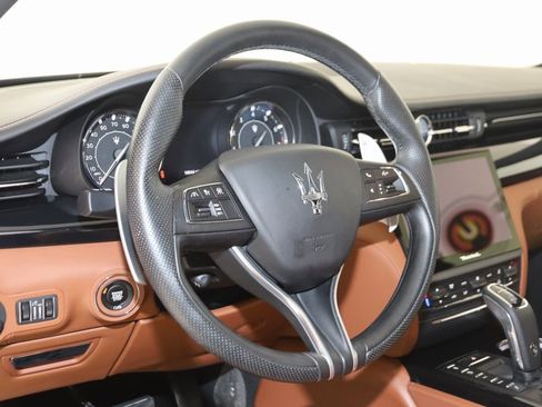 Used 2023 Maserati Quattroporte Modena Q4 image 6