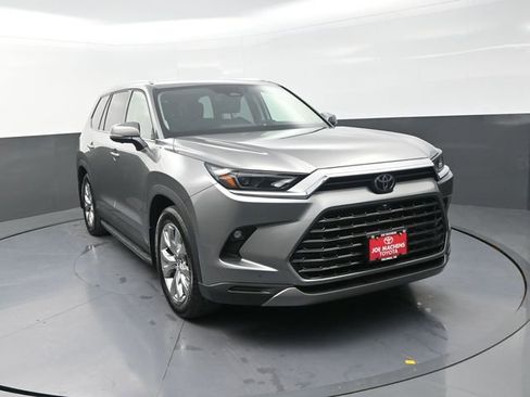 Used 2026 Toyota Grand Highlander Limited AWD/4WD image 33