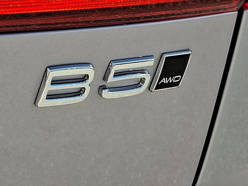 New 2026 Volvo XC60 B5 Plus w/ Protection Package Premier image 16