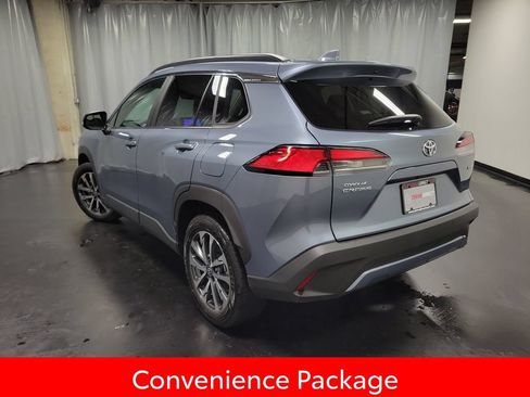 Used 2023 Toyota Corolla Cross XLE w/ Convenience Package FWD image 6