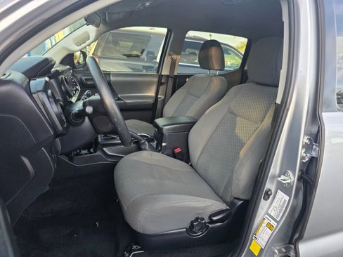 Used 2022 Toyota Tacoma SR image 13
