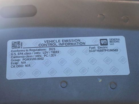 Used 2023 Chevrolet Bolt EUV LT w/ Comfort Package FWD image 27