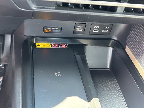 Used 2025 Toyota Camry SE FWD image 21