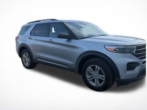 Used 2023 Ford Explorer XLT image 18