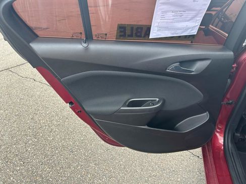 Used 2017 Chevrolet Cruze LT w/ LT True North Edition image 13