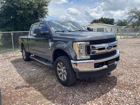 Used 2017 Ford F250 XLT AWD/4WD image 3