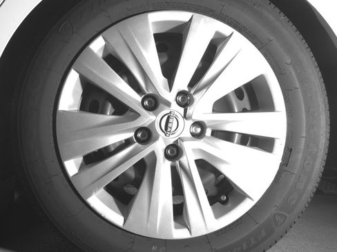 Used 2025 Nissan Sentra S image 14