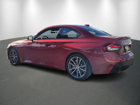 Used 2025 BMW 230i Coupe w/ Premium Package image 5